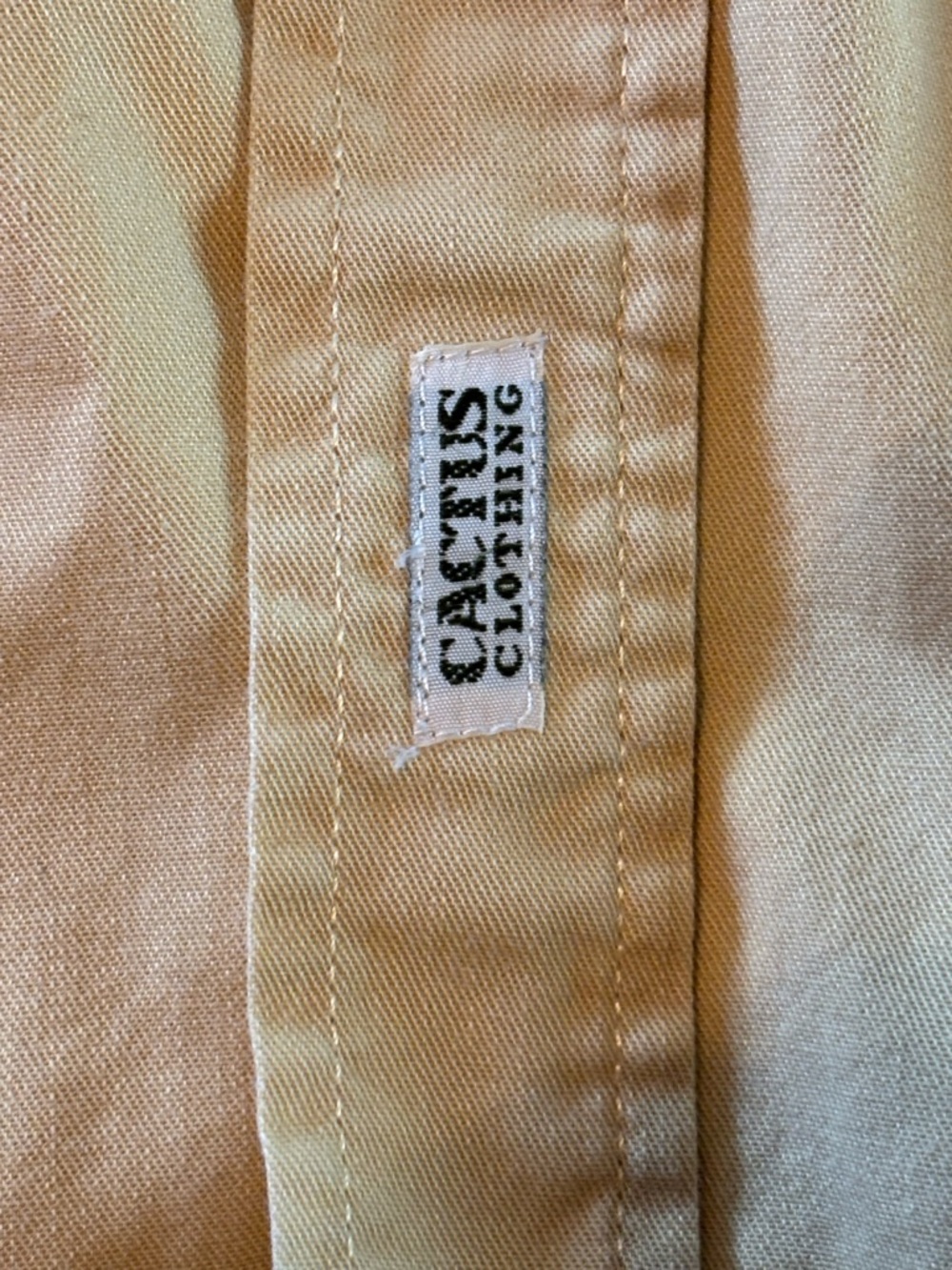 Cactus Clothing Button-Down Men's Shirt in Light Mustard/yellow. Size: M. (6357) - Picture 5 of 9